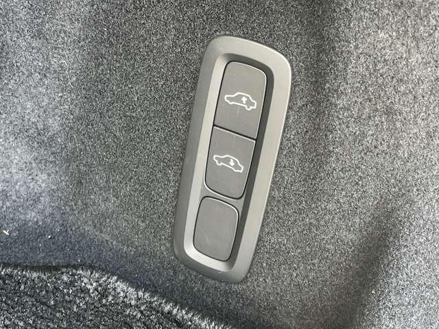 XC60 リチャージアルティメトT6AWDプラグインハイブリド 4WD エアサス・サンルーフ・アンバーレザー・純正ドラレコ・Googleシステム搭載・シートヒーター・シートベンチレーション・ステアリングヒーター・ヘッドアップディスプレイ・ACC・パイロットアシスト(44枚目)