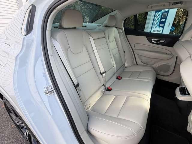 S60 T5 インスクリプション プラスPKG(パノラマガラスSR・テイラードダッシュボード・19インチAW)・純正HDDナビ・フルセグ・360°カメラ・シートベンチレーション・ステアリングヒーター・harman/kardonサウンド(20枚目)