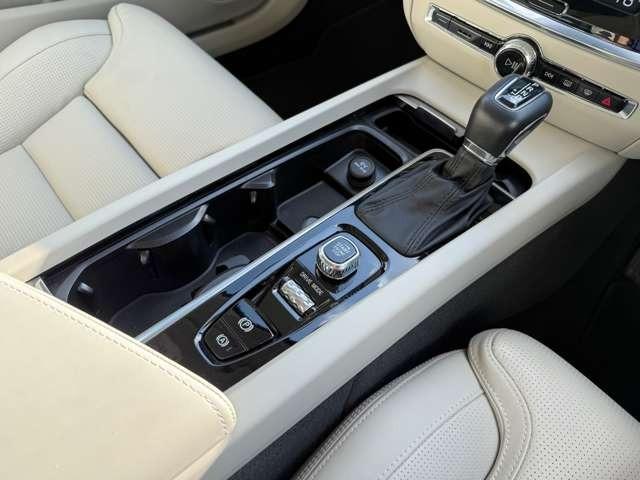 S60 T5 インスクリプション プラスPKG(パノラマガラスSR・テイラードダッシュボード・19インチAW)・純正HDDナビ・フルセグ・360°カメラ・シートベンチレーション・ステアリングヒーター・harman/kardonサウンド(35枚目)