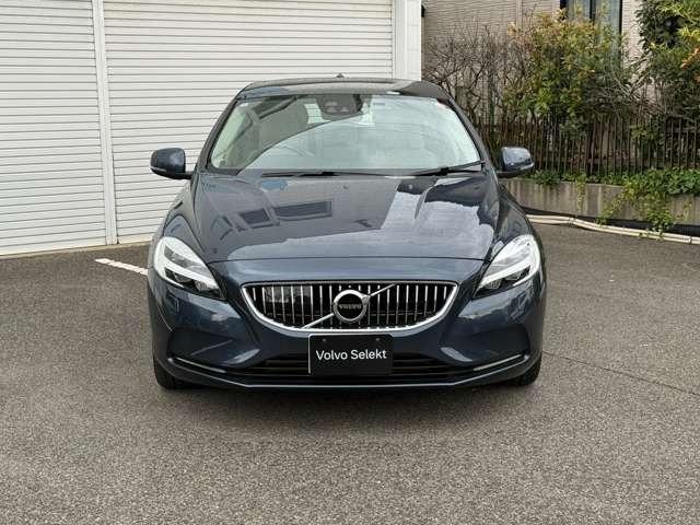 Ｖ４０ Ｔ３　クラシックエディション　最終モデル特別仕様車　ガラスルーフ・ｈａｒｍａｎ／ｋａｒｄｏｎサウンド・ウッドパネル・純正ＨＤＤナビ・フルセグＴＶ・バックカメラ・ＥＴＣ・ＡＣＣ・レーンキープ・ＢＬＩＳ・インテリセーフ・本革（7枚目）