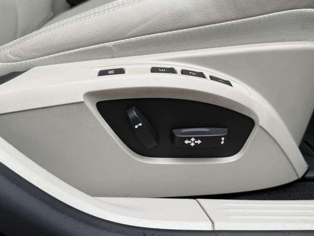 Ｖ４０ Ｔ３　クラシックエディション　最終モデル特別仕様車　ガラスルーフ・ｈａｒｍａｎ／ｋａｒｄｏｎサウンド・ウッドパネル・純正ＨＤＤナビ・フルセグＴＶ・バックカメラ・ＥＴＣ・ＡＣＣ・レーンキープ・ＢＬＩＳ・インテリセーフ・本革（14枚目）