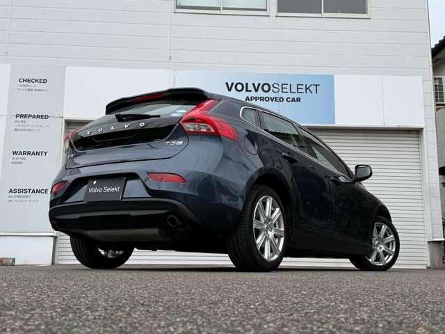 Ｖ４０ Ｔ３　クラシックエディション　最終モデル特別仕様車　ガラスルーフ・ｈａｒｍａｎ／ｋａｒｄｏｎサウンド・ウッドパネル・純正ＨＤＤナビ・フルセグＴＶ・バックカメラ・ＥＴＣ・ＡＣＣ・レーンキープ・ＢＬＩＳ・インテリセーフ・本革（41枚目）