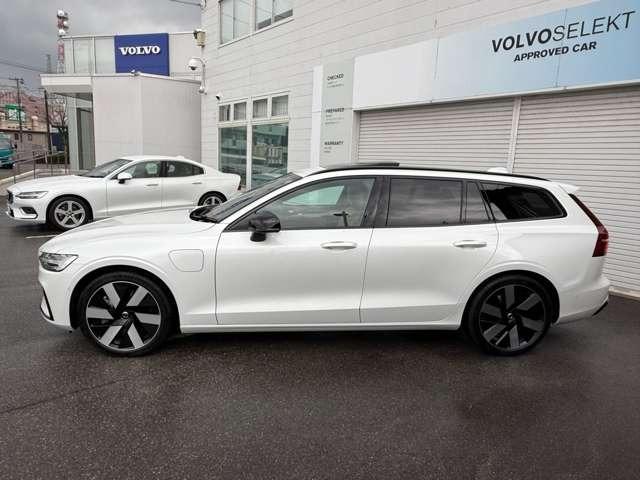 パワーユニットは、出力２５３ＰＳの２リッター直４ターボエンジンに同７１ＰＳのＣＩＳＧ、同１４５ＰＳのリアモーターが組み合わされます。