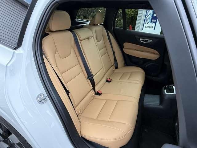 ボルボの後席シートはボディと同じ丈夫な鋼鈑で作られており、安全なドライブをご提供いたします