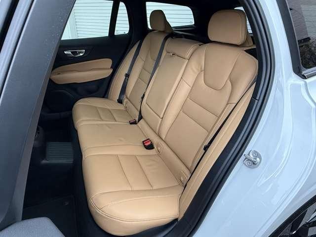 ボルボの後席シートはボディと同じ丈夫な鋼鈑で作られており、安全なドライブをご提供いたします。