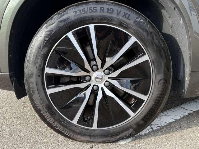 XC90 B5 AWD モーメンタム 4WD 純正HDDナビ・マイルドHV・フルセグTV・360°カメラ・本革・パワーシート・シートヒーター・ステアリングヒーター・パワーテールゲート・純正ドラレコ前後・AppleCarPlay・ACC(4枚目)