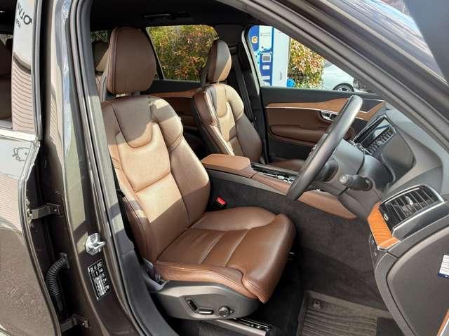 XC90 B5 AWD モーメンタム 4WD 純正HDDナビ・マイルドHV・フルセグTV・360°カメラ・本革・パワーシート・シートヒーター・ステアリングヒーター・パワーテールゲート・純正ドラレコ前後・AppleCarPlay・ACC(12枚目)