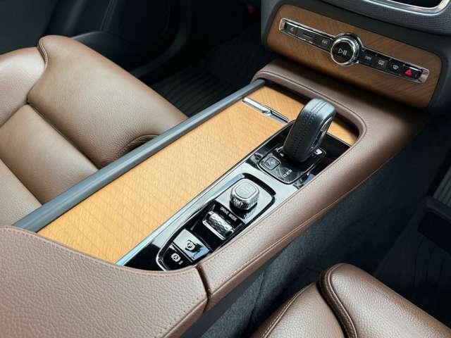 XC90 B5 AWD モーメンタム 4WD 純正HDDナビ・マイルドHV・フルセグTV・360°カメラ・本革・パワーシート・シートヒーター・ステアリングヒーター・パワーテールゲート・純正ドラレコ前後・AppleCarPlay・ACC(35枚目)