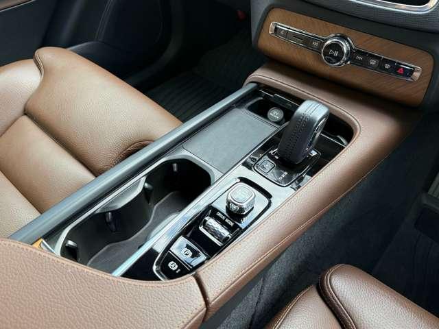 XC90 B5 AWD モーメンタム 4WD 純正HDDナビ・マイルドHV・フルセグTV・360°カメラ・本革・パワーシート・シートヒーター・ステアリングヒーター・パワーテールゲート・純正ドラレコ前後・AppleCarPlay・ACC(36枚目)