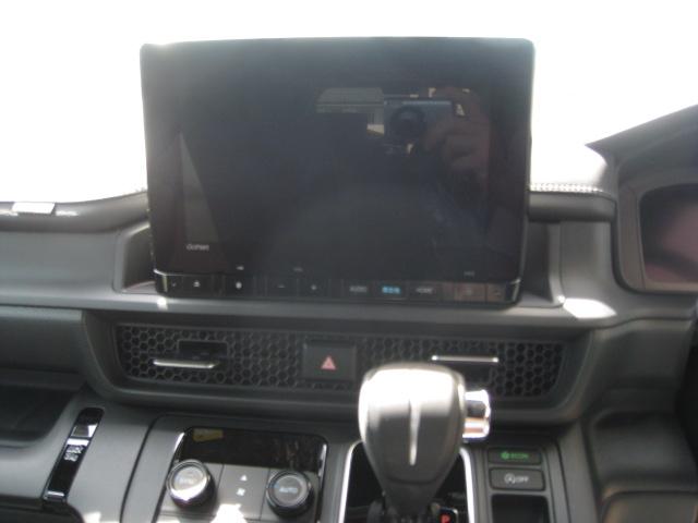 ステップワゴン スパーダ　４ＷＤ　純正９インチナビ　フロアマット　ホンダセンシング　バックカメラ　両側パワースライド　パワーゲート　ＬＥＤオート　クルコン　シートヒーター　オットマン　全列ＵＳＢ　パドルシフト　７人　デモカー（9枚目）