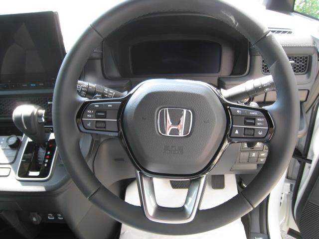 ステップワゴン スパーダ　４ＷＤ　純正９インチナビ　フロアマット　ホンダセンシング　バックカメラ　両側パワースライド　パワーゲート　ＬＥＤオート　クルコン　シートヒーター　オットマン　全列ＵＳＢ　パドルシフト　７人　デモカー（10枚目）