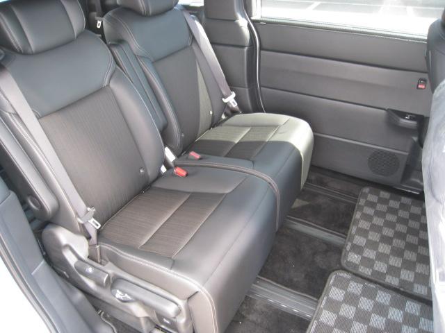 ステップワゴン スパーダ　４ＷＤ　純正９インチナビ　フロアマット　ホンダセンシング　バックカメラ　両側パワースライド　パワーゲート　ＬＥＤオート　クルコン　シートヒーター　オットマン　全列ＵＳＢ　パドルシフト　７人　デモカー（15枚目）