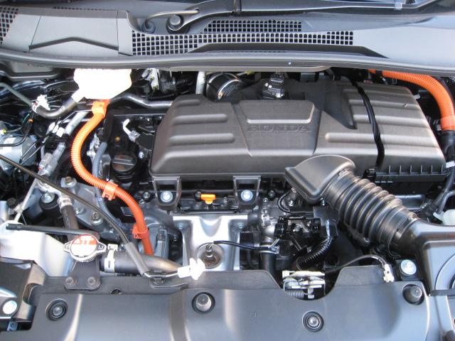 ステップワゴン ｅ：ＨＥＶスパーダ　１１．４インチ純正ナビ　バックカメラ　ホンダコネクト　ホンダセンシング　バックカメラ　オットマン　ハーフレザー　シートヒーター　ＬＥＤオートライト　パーキングセンサー　７人乗　フロアマット　デモカー（19枚目）