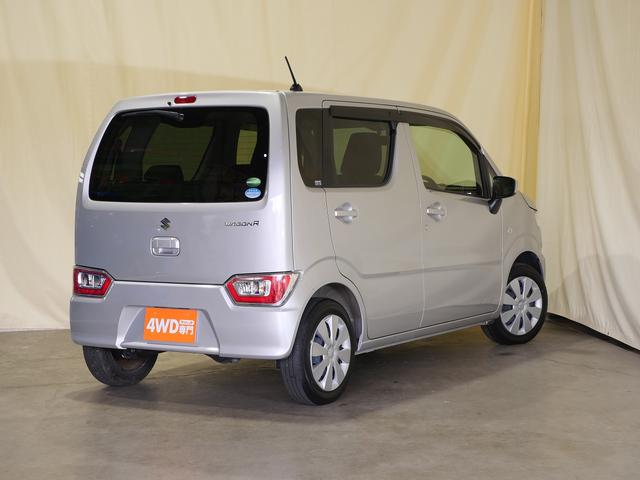 ■車体色：シルキーシルバーメタリック