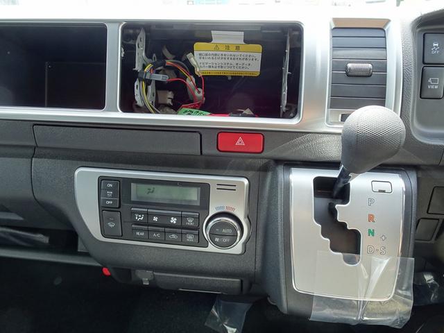 ハイエースワゴン 　ＦＯＣＳ　ＤＳ－Ｆスタイル　４ＷＤ　ＦＦヒーター　レザーシート加工　パワースライドドア　パノラミックビューモニターＬＥＤヘッドライト　デジタルインナーミラー　寒冷地仕様　登録済未使用車（18枚目）