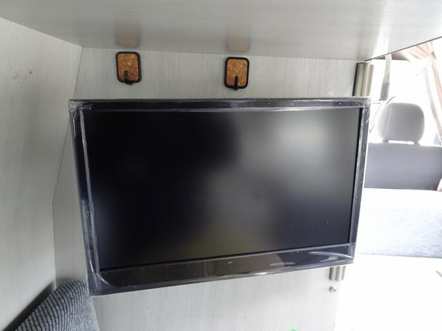 　リンエイ　バカンチェス　プライベート　バックカメラ　シンク　給排水タンク　カセットコンロ　ＤＣ冷蔵庫　テレビ　シングルサブ　走行充電　ＦＦヒーター　ソーラーパネル　サイドオーニング　外部電源　電圧計(49枚目)