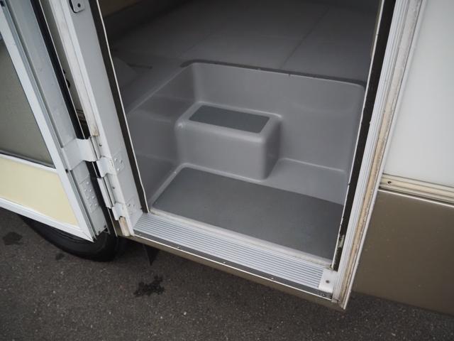 カムロード 　バンテック　コルドリーブス　キャンピングカー　家庭用エアコン　ＦＦヒーター　サイドオーニング　１５００Ｗインバーター　走行充電　外部充電（40枚目）
