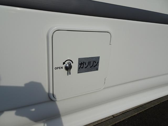カムロード 　東和モータース　ヴォーン　Ｒ２Ｂ　ズィーベン　家庭用エアコン　トリプルサブ　ソーラーパネル　マックスファン　８ナンバー　キャンピングカー（10枚目）