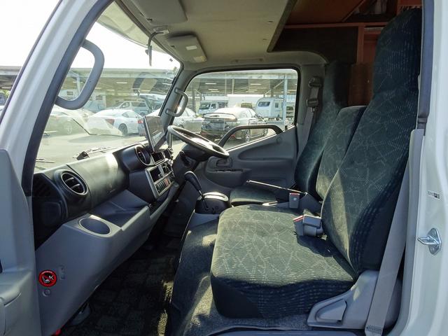カムロード 　東和モータース　ヴォーン　Ｒ２Ｂ　ズィーベン　家庭用エアコン　トリプルサブ　ソーラーパネル　マックスファン　８ナンバー　キャンピングカー（22枚目）