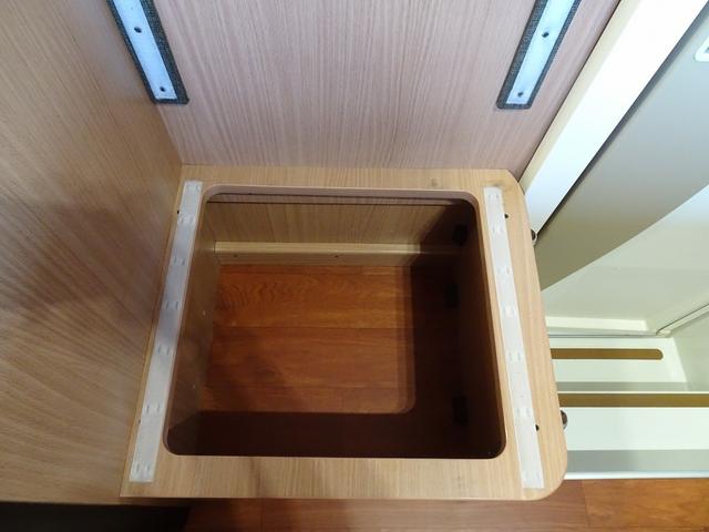 カムロード 　東和モータース　ヴォーン　Ｒ２Ｂ　ズィーベン　家庭用エアコン　トリプルサブ　ソーラーパネル　マックスファン　８ナンバー　キャンピングカー（73枚目）