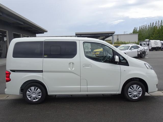 ＮＶ２００バネットワゴン １６Ｘ－２Ｒ　ＦＯＣＳ　ＬＵＺ　ルソ　新車　５ナンバー　キャンピングカー　ＦＦヒーター　シングルサブ　走行充電　外部充電　フリップダウンモニター　ナビ電源切替スイッチ（4枚目）