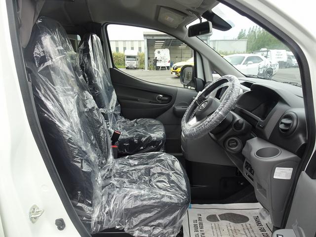 ＮＶ２００バネットワゴン １６Ｘ－２Ｒ　ＦＯＣＳ　ＬＵＺ　ルソ　新車　５ナンバー　キャンピングカー　ＦＦヒーター　シングルサブ　走行充電　外部充電　フリップダウンモニター　ナビ電源切替スイッチ（11枚目）