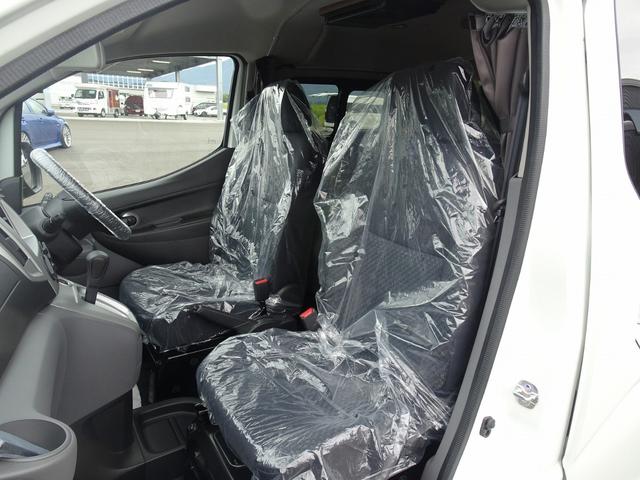 ＮＶ２００バネットワゴン １６Ｘ－２Ｒ　ＦＯＣＳ　ＬＵＺ　ルソ　新車　５ナンバー　キャンピングカー　ＦＦヒーター　シングルサブ　走行充電　外部充電　フリップダウンモニター　ナビ電源切替スイッチ（14枚目）