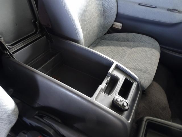 ハイエースバン アクティブテロスII 4WD 3.0DT タイミングベルト交換済 FFヒーター マルチルーム DC冷蔵庫 サイドオーニング キャンピングカー 8ナンバー(20枚目)