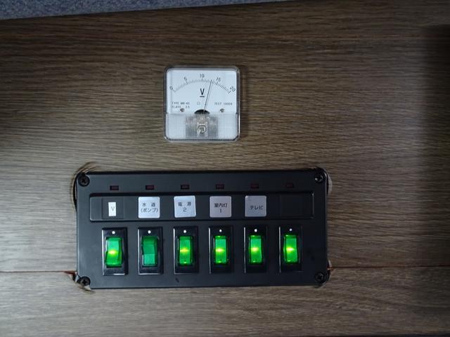 ハイエースバン アクティブテロスII 4WD 3.0DT タイミングベルト交換済 FFヒーター マルチルーム DC冷蔵庫 サイドオーニング キャンピングカー 8ナンバー(23枚目)