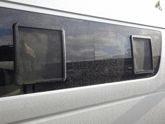 ハイエースバン 　リンエイ　バカンチェス　ライルリッツ　３．０ＤＴ　４ＷＤ　ＦＦヒーター　リアヒーター　リアクーラー　８ナンバー　キャンピングカー（12枚目）