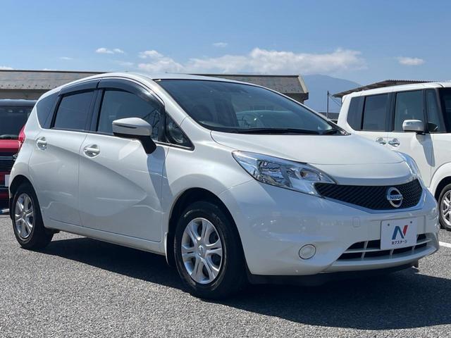 X エマージェンシーブレーキ インテリキー 禁煙車 レーンアシスト アイドリングストップ 電動格納ミラー ヘッドライトレベライザー プライバシーガラス 純正オーディオ AUX接続 トラクションコントロール(43枚目)