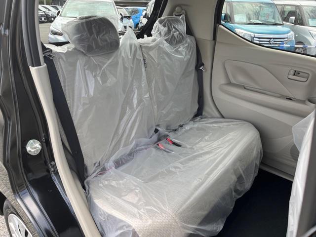 S 届出済未使用車 エマージェンシーブレーキ 現行型 禁煙車 キーレスエントリー レーンアシスト 電動格納ミラー マニュアルエアコン プライバシーガラス ヘッドライトレベライザー アイドリングストップ(10枚目)