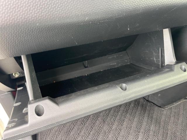 ルーミー カスタムＧ　Ｓ　両側電動スライドドア　衝突軽減装置　純正９型ナビ　バックカメラ　車線逸脱警報　Ｂｌｕｅｔｏｏｔｈ接続　クルーズコントロール　ＬＥＤヘッドライト　純正１４インチＡＷ　フルセグＴＶ（43枚目）