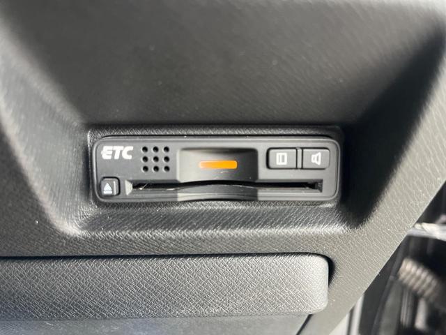 ステップワゴンスパーダ パワーエディション 純正SDナビ 禁煙車 後席モニター 両側電動スライドドア バックカメラ スマートキー HIDヘッド ビルトインETC オートライト オートエアコン 純正16インチアルミホイール CD DVD再生(7枚目)