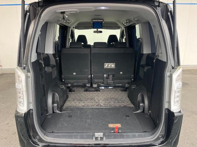 ステップワゴンスパーダ パワーエディション 純正SDナビ 禁煙車 後席モニター 両側電動スライドドア バックカメラ スマートキー HIDヘッド ビルトインETC オートライト オートエアコン 純正16インチアルミホイール CD DVD再生(12枚目)