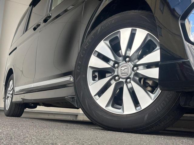 ステップワゴンスパーダ パワーエディション 純正SDナビ 禁煙車 後席モニター 両側電動スライドドア バックカメラ スマートキー HIDヘッド ビルトインETC オートライト オートエアコン 純正16インチアルミホイール CD DVD再生(14枚目)