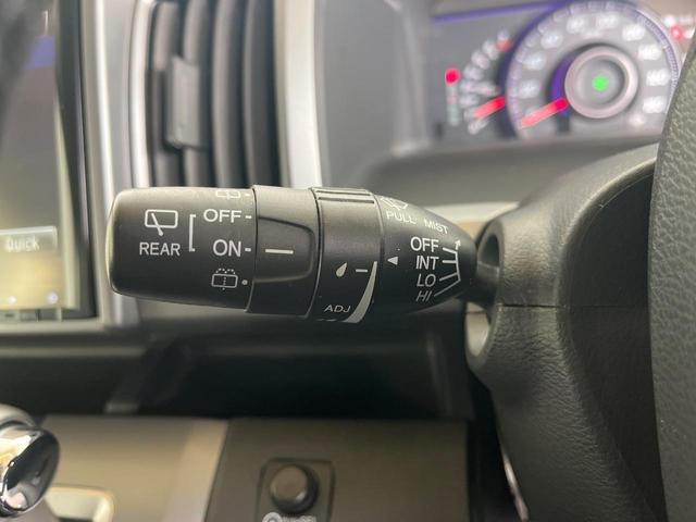 ステップワゴンスパーダ パワーエディション 純正SDナビ 禁煙車 後席モニター 両側電動スライドドア バックカメラ スマートキー HIDヘッド ビルトインETC オートライト オートエアコン 純正16インチアルミホイール CD DVD再生(28枚目)