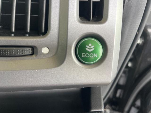 ステップワゴンスパーダ パワーエディション 純正SDナビ 禁煙車 後席モニター 両側電動スライドドア バックカメラ スマートキー HIDヘッド ビルトインETC オートライト オートエアコン 純正16インチアルミホイール CD DVD再生(30枚目)