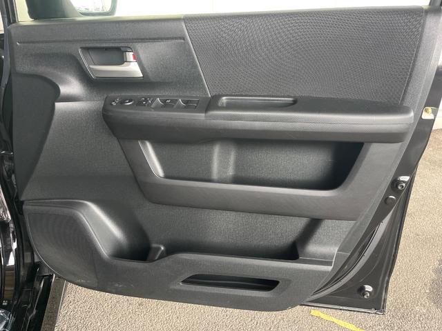 ステップワゴンスパーダ パワーエディション 純正SDナビ 禁煙車 後席モニター 両側電動スライドドア バックカメラ スマートキー HIDヘッド ビルトインETC オートライト オートエアコン 純正16インチアルミホイール CD DVD再生(34枚目)