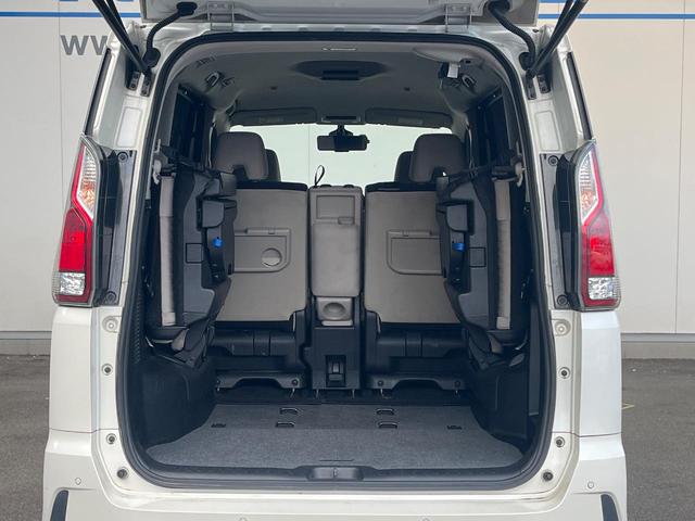 セレナ ハイウェイスター　Ｖセレクション　両側電動ドア　全周囲カメラ　衝突被害軽減システム　レーダークルーズ　禁煙車　ドラレコ　コーナーセンサー　スマートキー　ＬＥＤヘッド　ビルトインＥＴＣ　オートライト　オートエアコン（12枚目）