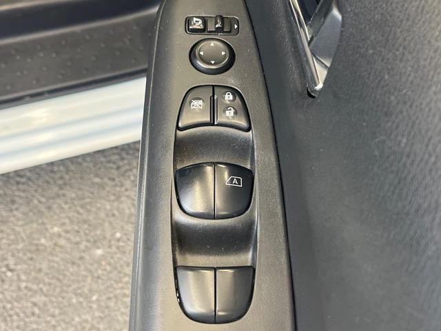 セレナ ハイウェイスター　Ｖセレクション　両側電動ドア　全周囲カメラ　衝突被害軽減システム　レーダークルーズ　禁煙車　ドラレコ　コーナーセンサー　スマートキー　ＬＥＤヘッド　ビルトインＥＴＣ　オートライト　オートエアコン（42枚目）