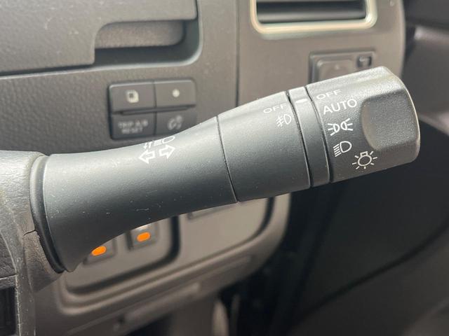 セレナ ハイウェイスターS-HVアドバンスドセーフティパック 両側電動ドア 全周囲カメラ 衝突被害軽減システム 禁煙車 コーナーセンサー スマートキー LEDヘッド ビルトインETC クルコン 車線逸脱警報 オートライト オートエアコン 純正16インチアルミ(29枚目)