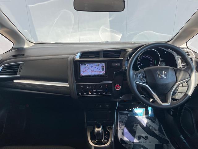 フィットハイブリッド F SDナビ バックカメラ 禁煙車 スマートキー LEDヘッド ビルトインETC オートライト オートエアコン Bluetooth CD DVD再生 フルセグ LEDフォグ(2枚目)