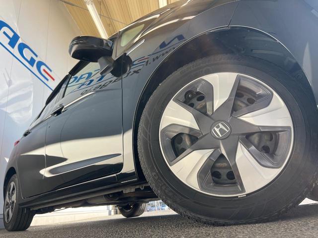 フィットハイブリッド F SDナビ バックカメラ 禁煙車 スマートキー LEDヘッド ビルトインETC オートライト オートエアコン Bluetooth CD DVD再生 フルセグ LEDフォグ(13枚目)