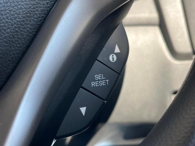 フィットハイブリッド F SDナビ バックカメラ 禁煙車 スマートキー LEDヘッド ビルトインETC オートライト オートエアコン Bluetooth CD DVD再生 フルセグ LEDフォグ(25枚目)