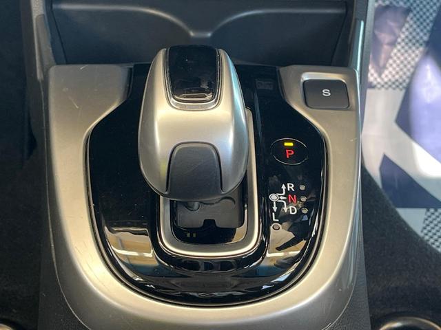 フィットハイブリッド F SDナビ バックカメラ 禁煙車 スマートキー LEDヘッド ビルトインETC オートライト オートエアコン Bluetooth CD DVD再生 フルセグ LEDフォグ(27枚目)