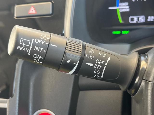 フィットハイブリッド F SDナビ バックカメラ 禁煙車 スマートキー LEDヘッド ビルトインETC オートライト オートエアコン Bluetooth CD DVD再生 フルセグ LEDフォグ(30枚目)