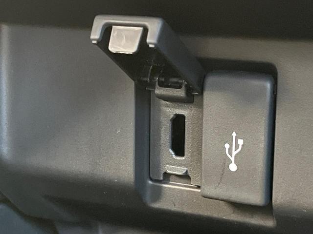 フィットハイブリッド F SDナビ バックカメラ 禁煙車 スマートキー LEDヘッド ビルトインETC オートライト オートエアコン Bluetooth CD DVD再生 フルセグ LEDフォグ(34枚目)