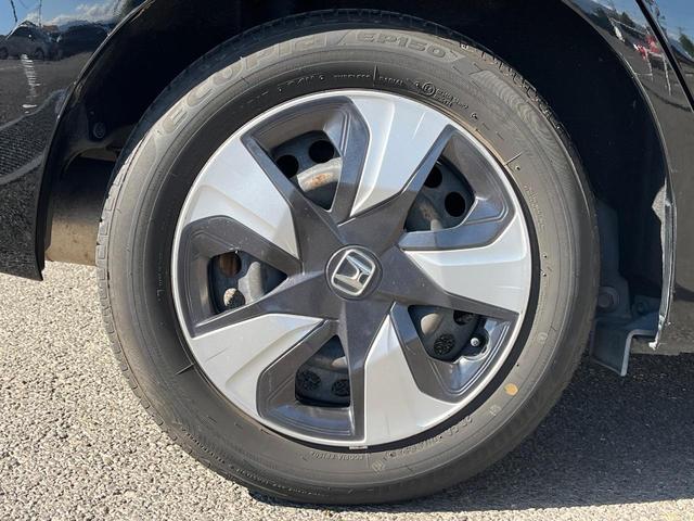 フィットハイブリッド F SDナビ バックカメラ 禁煙車 スマートキー LEDヘッド ビルトインETC オートライト オートエアコン Bluetooth CD DVD再生 フルセグ LEDフォグ(40枚目)