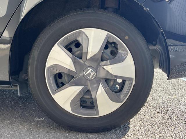 フィットハイブリッド F SDナビ バックカメラ 禁煙車 スマートキー LEDヘッド ビルトインETC オートライト オートエアコン Bluetooth CD DVD再生 フルセグ LEDフォグ(41枚目)